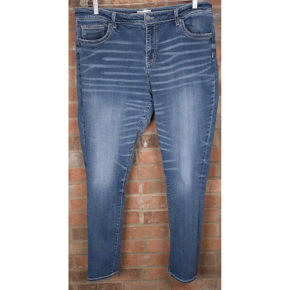 BKE Buckle Womens Gabby Skinny Blue Denim Jeans Size 36x30 (36x31.5)